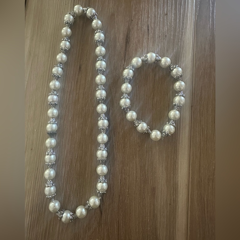 Pearl (faux) Necklace/Bracelet Set